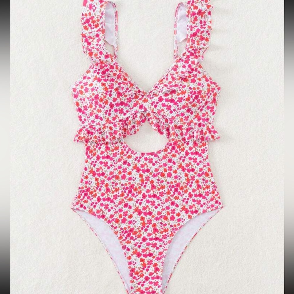 One-Piece Ruffled Cut Out  Floral Print Swimsuit